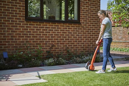 Flymo Easi Contour XT 25cm (10") Electric Linetrimmer - Image 2