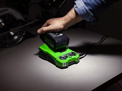 Greenworks 24V 2A Battery Charger - Image 2